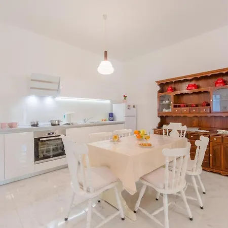 Apartment With A Parking Space Duce, - 2773 *