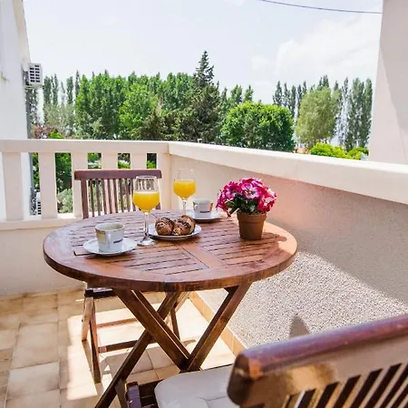 With A Parking Space Duce, - 2773 Apartment Omis